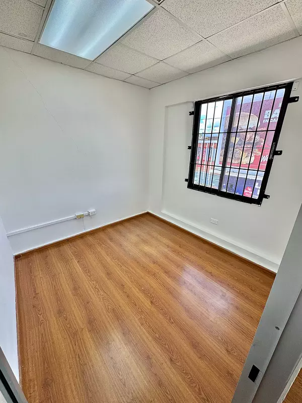 oficinas y locales comerciales - Local Comercial en Alquiler LA CASTELLANA  3