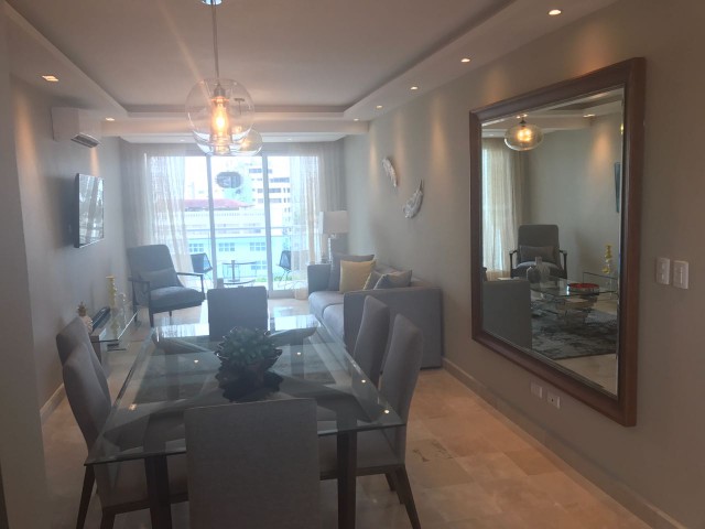 apartamentos - Vendo apartamento en Naco con ascensor planta full 2