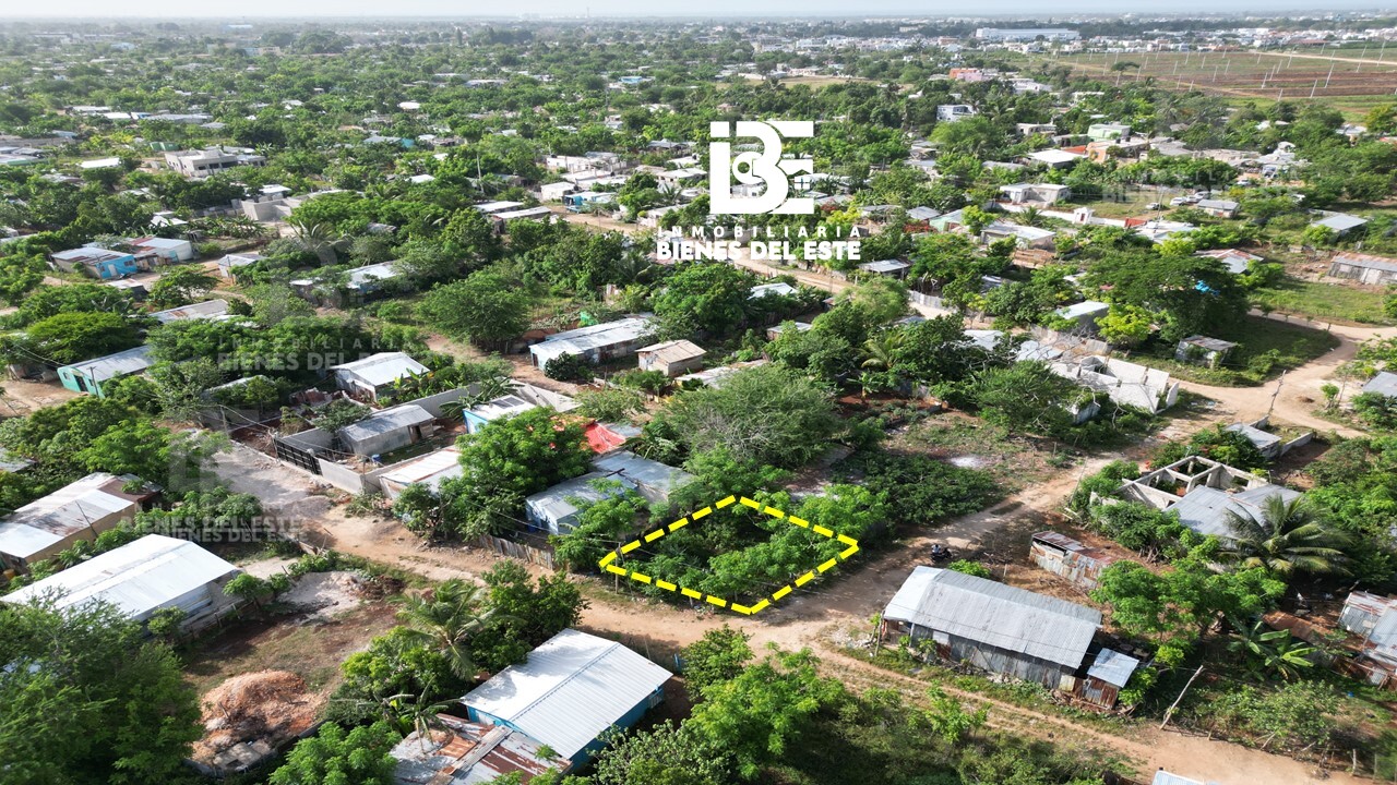 solares y terrenos - Se Vende solar de esquina con 143 metros. 6