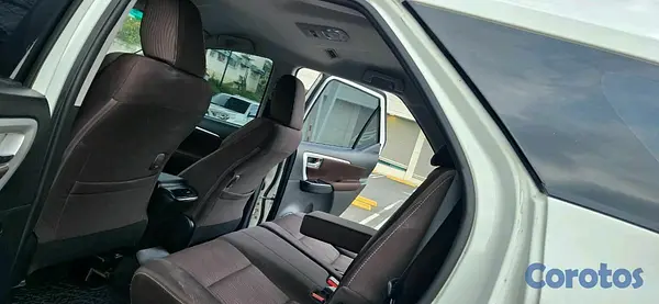 jeepetas y camionetas - Toyota fortuner 2018  8