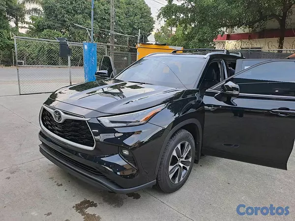 jeepetas y camionetas - Toyota higlander xle 2022 2