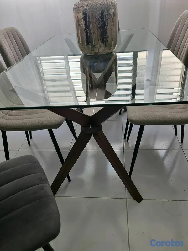 muebles y colchones - comedor hermoso de 6 sillas moderno con Tope de Cristal comprado en ILUMEL. 5
