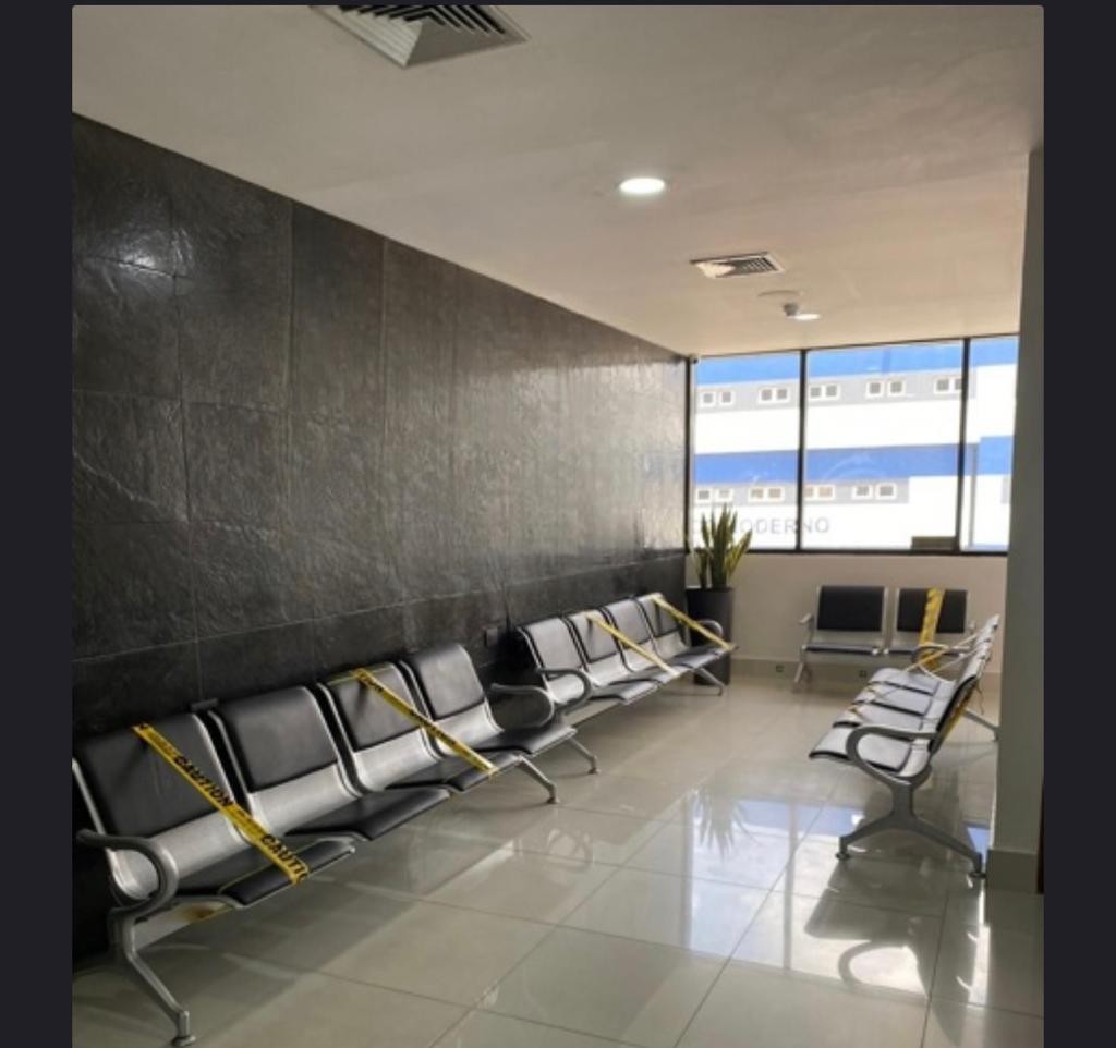 oficinas y locales comerciales - Local   149 mts  en los prados para  consultorio medico, oficina  4