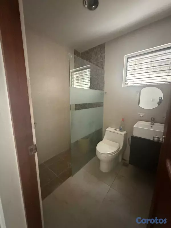 apartamentos - alquiló Evaristo Morales piso 4 dos habitaciones dos baños dos parqueos servicio 14