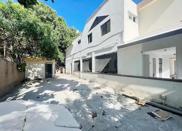 casas - Venta propiedad comercial en el millon 5