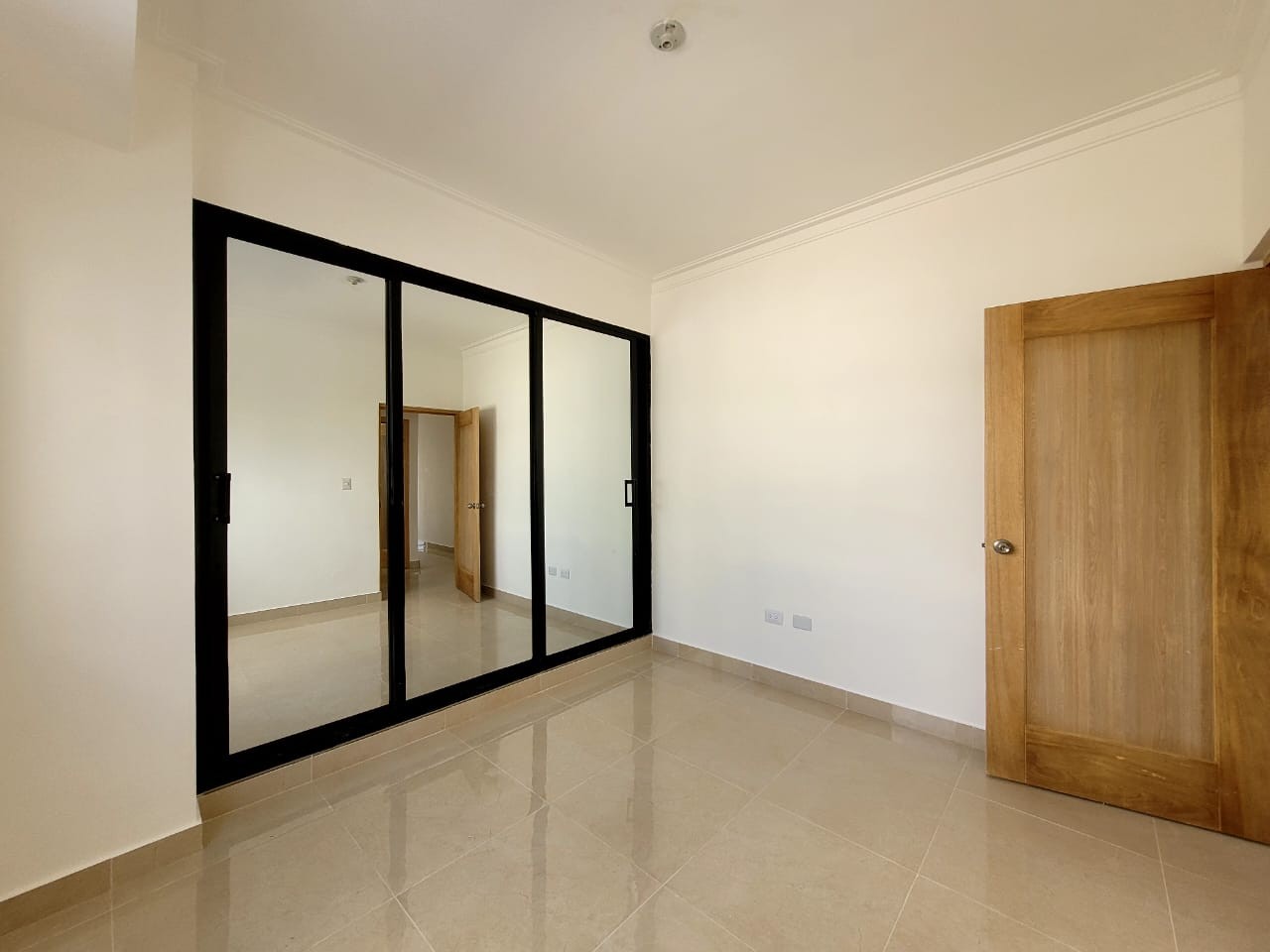 apartamentos - Apartamentos en venta, listos para entrega, con parqueos techados (E.O) 2