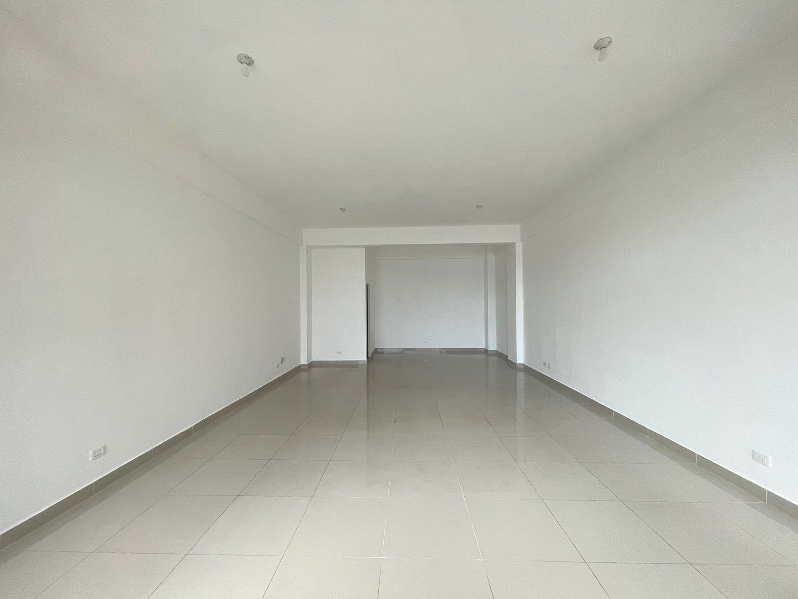 oficinas y locales comerciales - Local en alquiler céntrico y comercial  1