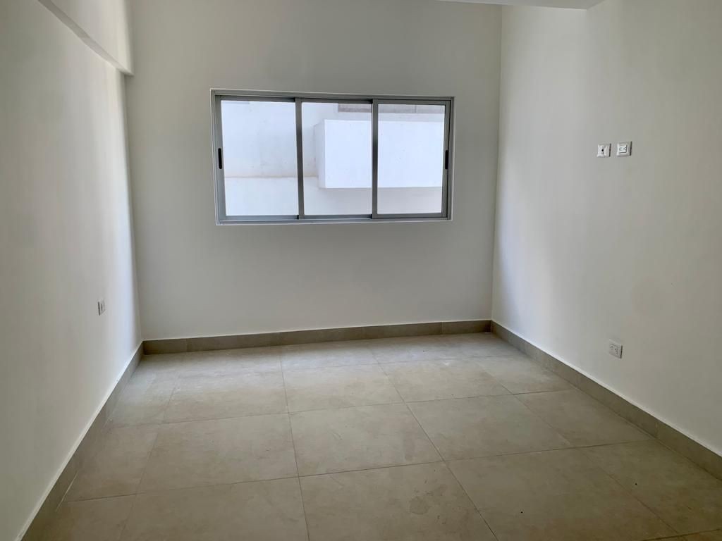 apartamentos - Apartamento en alquiler, sin muebles, 3 dormitorios, areas comunales, piscina. 6