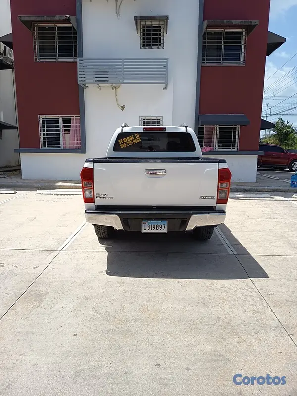 jeepetas y camionetas - Isuzu Dmax 2013 10