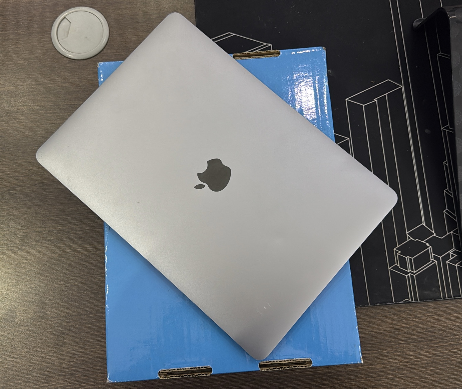computadoras y laptops - MacBook Air 13.3 - inch i5/ 256GB SSD / 8GB RAM  1