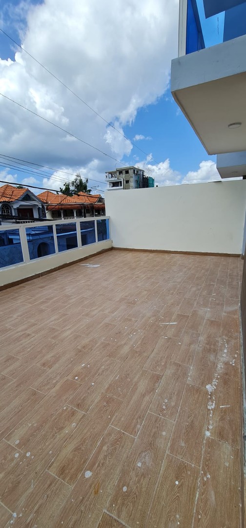 apartamentos - Segundo Piso con doble Terraza, Respaldo Los Tres Ojos 1