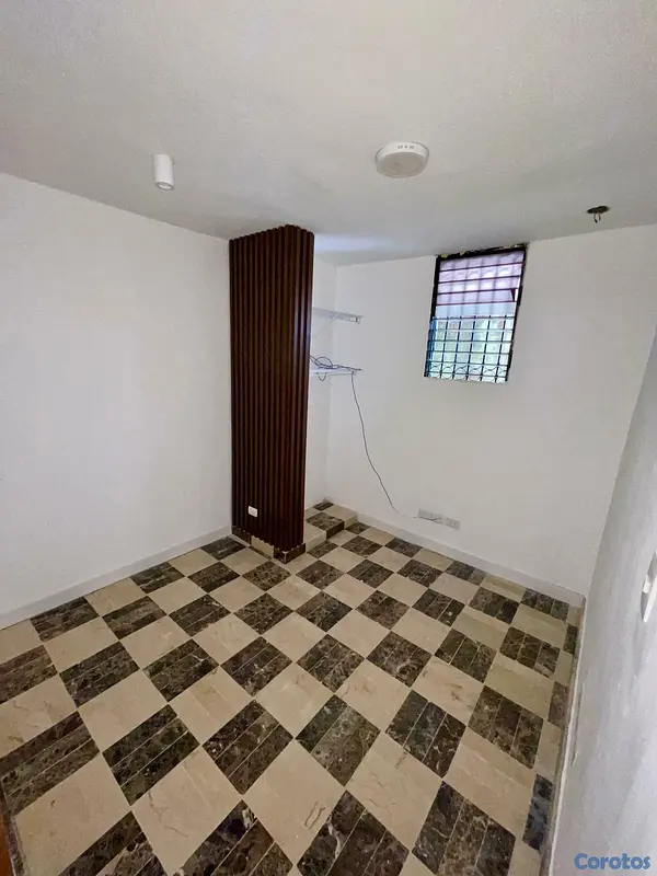 oficinas y locales comerciales - SE ALQUILA LOCAL COMERCIAL – EVARISTO MORALES 4