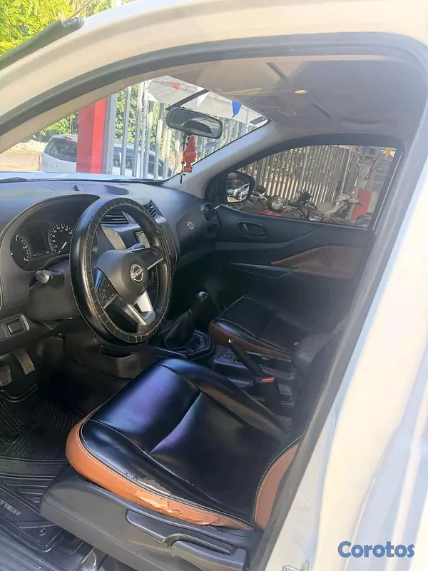 jeepetas y camionetas - Nissan frontier 2023 3
