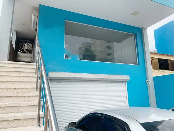oficinas y locales comerciales - Local en segundo nivel ríos 2