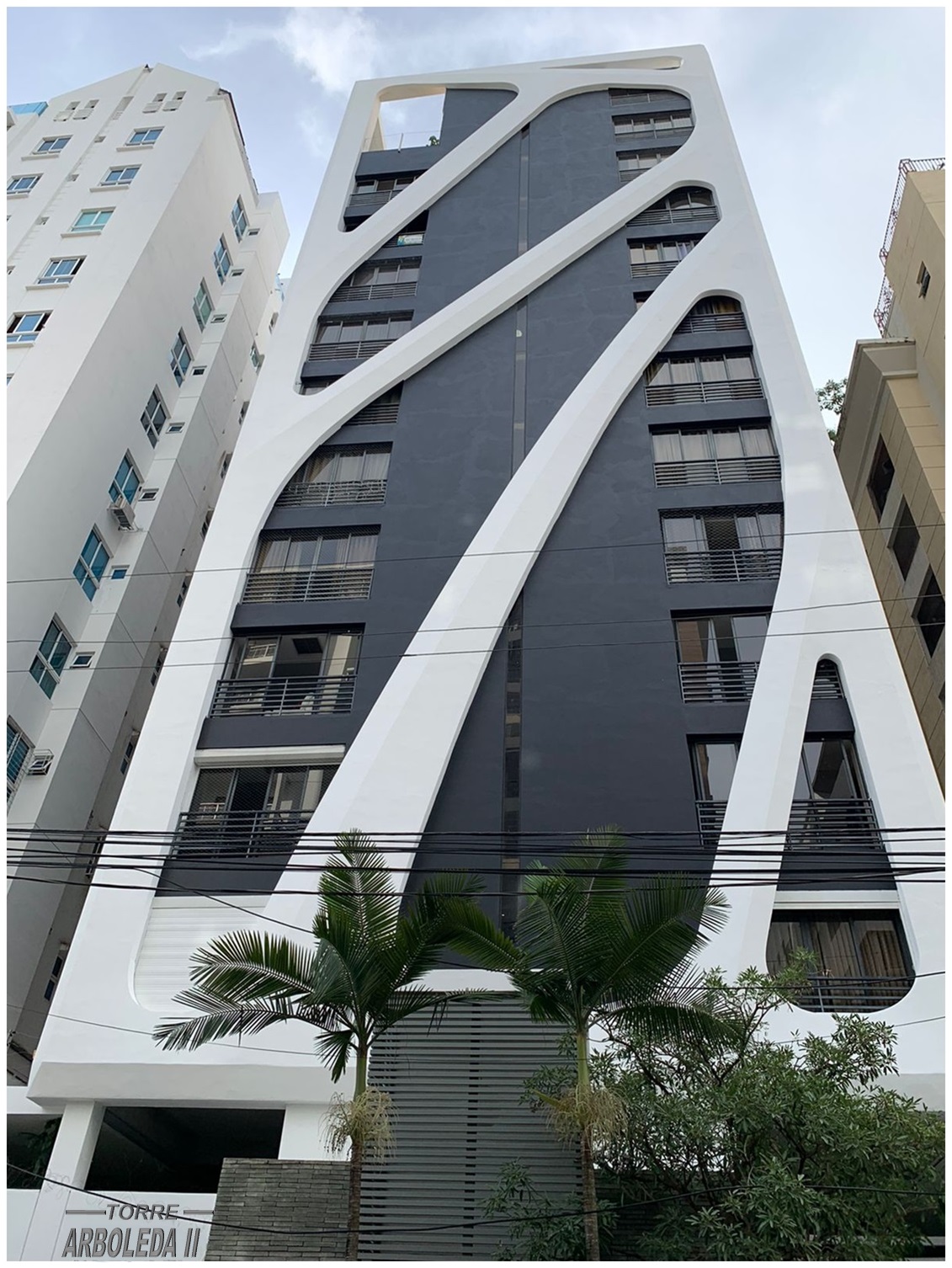 apartamentos -  3 Aptos de 2 Niveles ENSANCHE NACO, TORRE ARBOLEDA II,  con 215 y 330 Mts.2 1