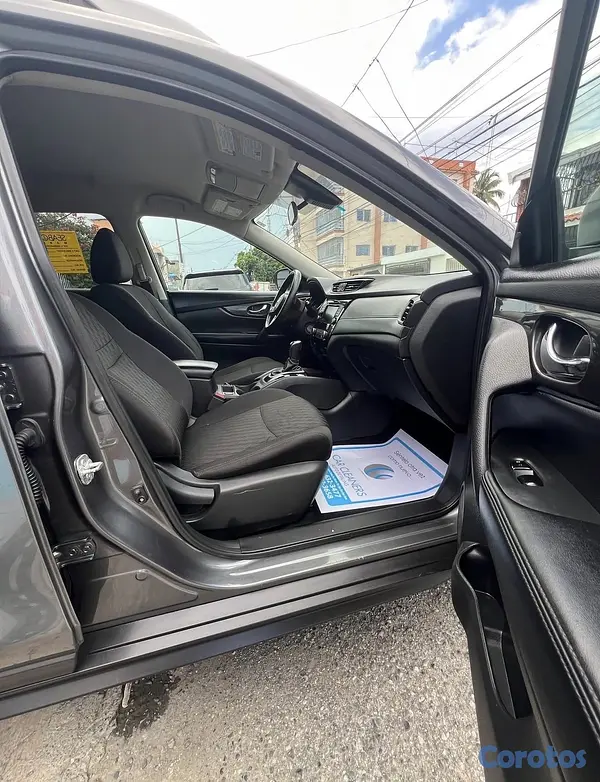 jeepetas y camionetas - Nissan Rogue S 2020 5