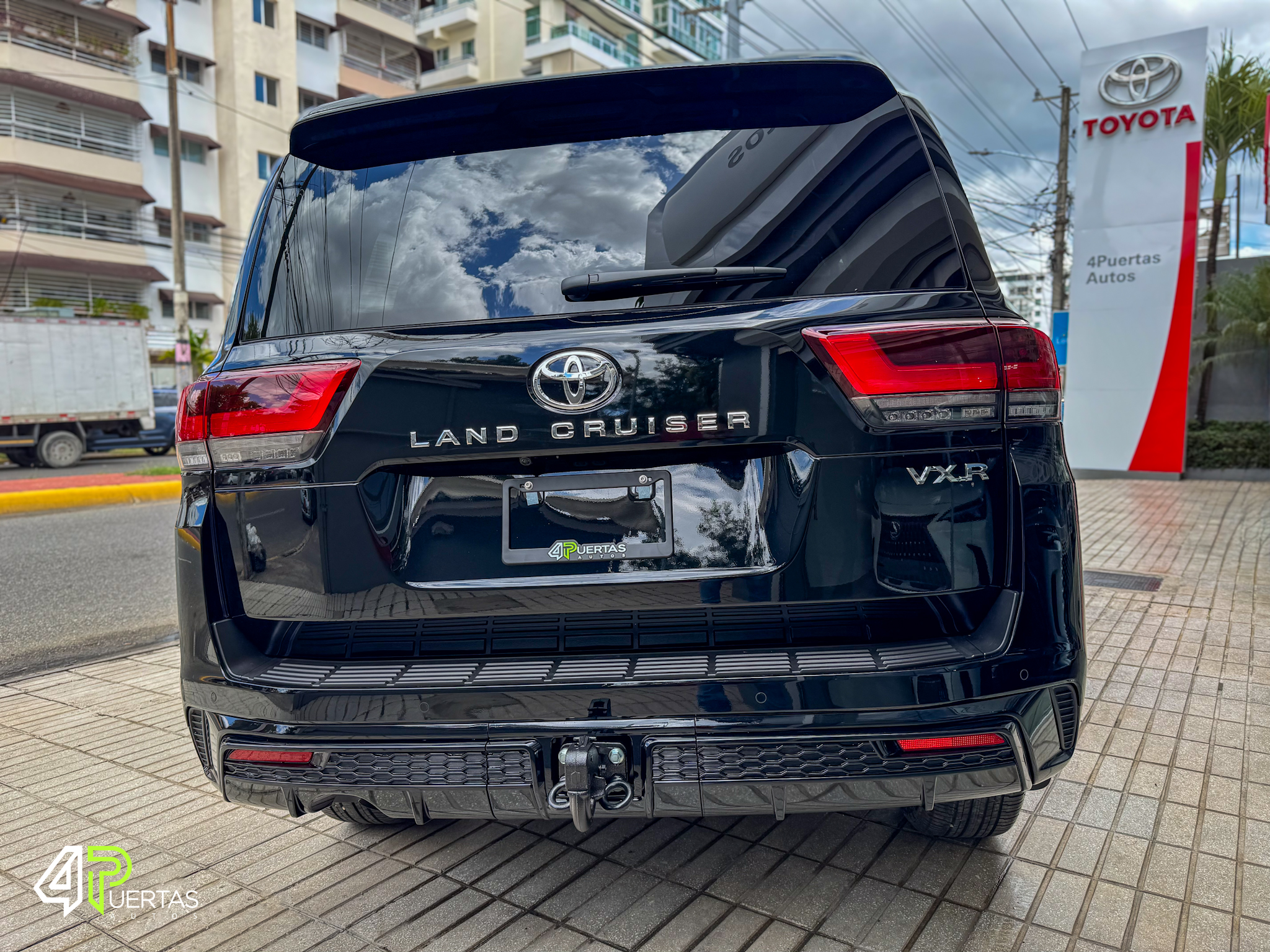 jeepetas y camionetas - Toyota Land Cruiser VXR 2025 1