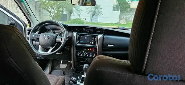 jeepetas y camionetas - Toyota fortuner 2018  9