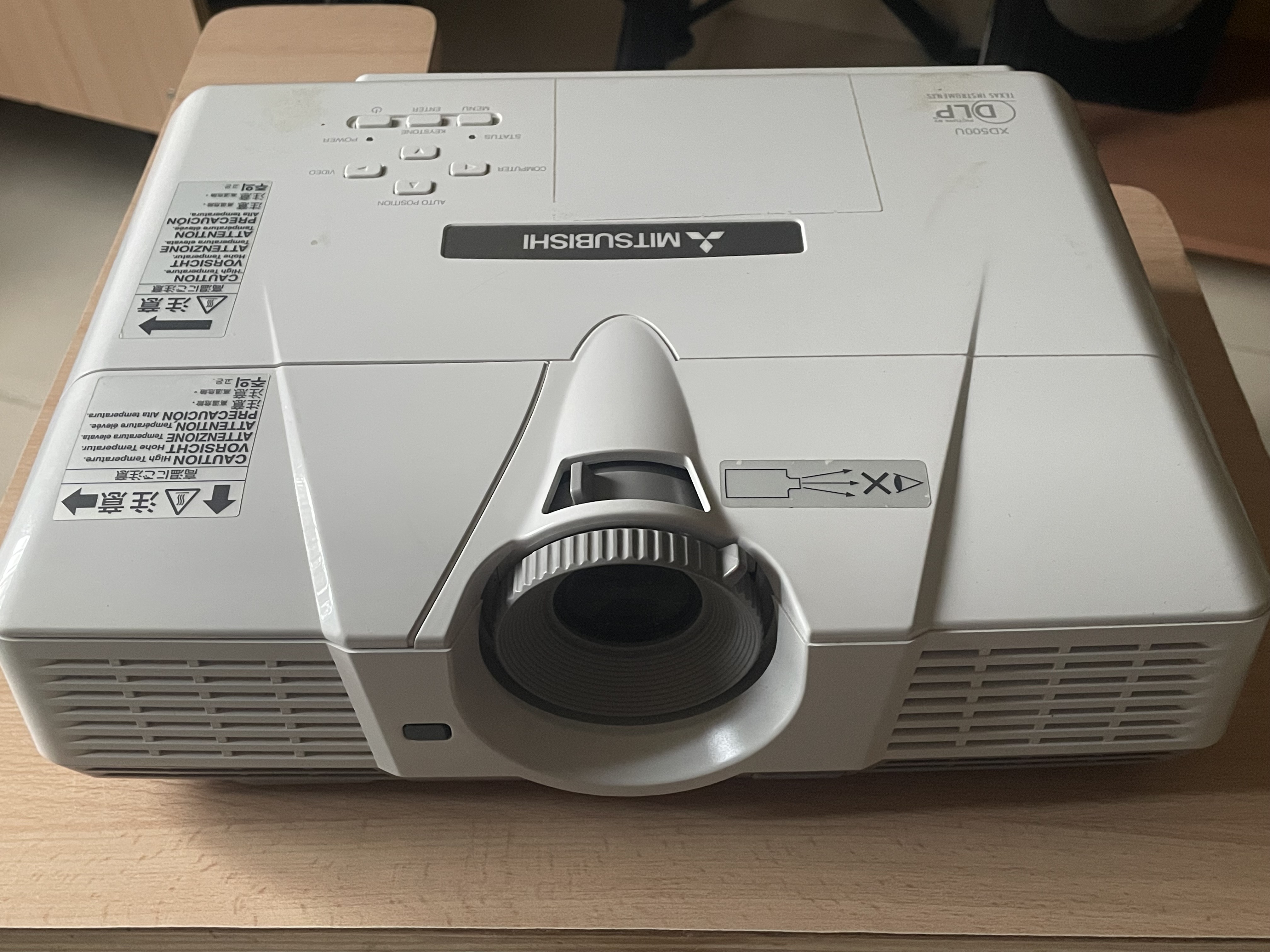 otros electronicos - Proyector  0