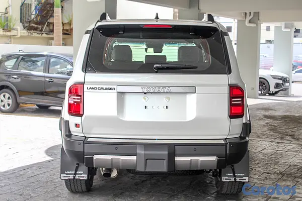 jeepetas y camionetas - Toyota Land Cruiser Prado All Rounder 2026 3