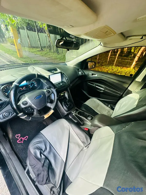 jeepetas y camionetas - Ford Escape SE EcoBoost 4WD 2014 Excelente estado 8