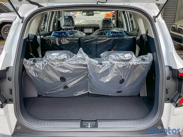 jeepetas y camionetas - Kia Carens 2026 10