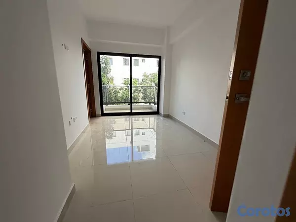 apartamentos - alquiló avenida independencia tercer nivel una habitación 1.5 baño parqueo balcó 8