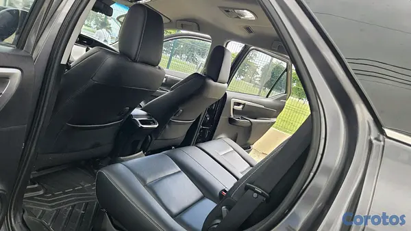jeepetas y camionetas - Toyota fortuner 2023 diésel full 4x4 5