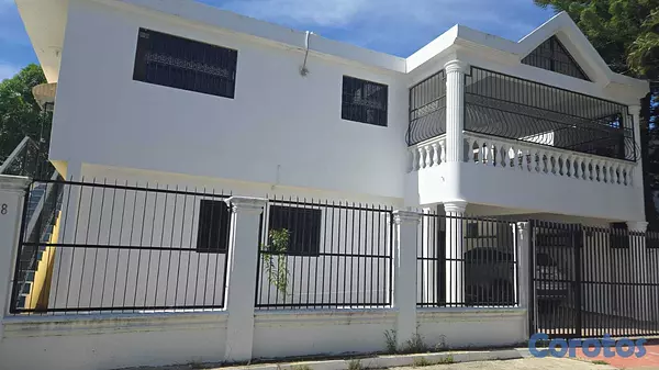 casas - Casa de dos niveles en el Embrujo I 5