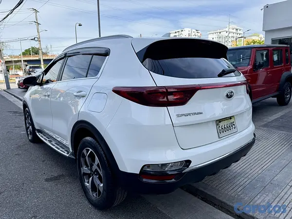 jeepetas y camionetas - KIA SPORTAGE LX 4WD 2020 6