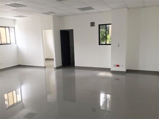 oficinas y locales comerciales - Local en los Prados  1