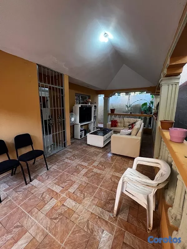 casas - venta de casa en la autopista de san isidro Santo Domingo este  11