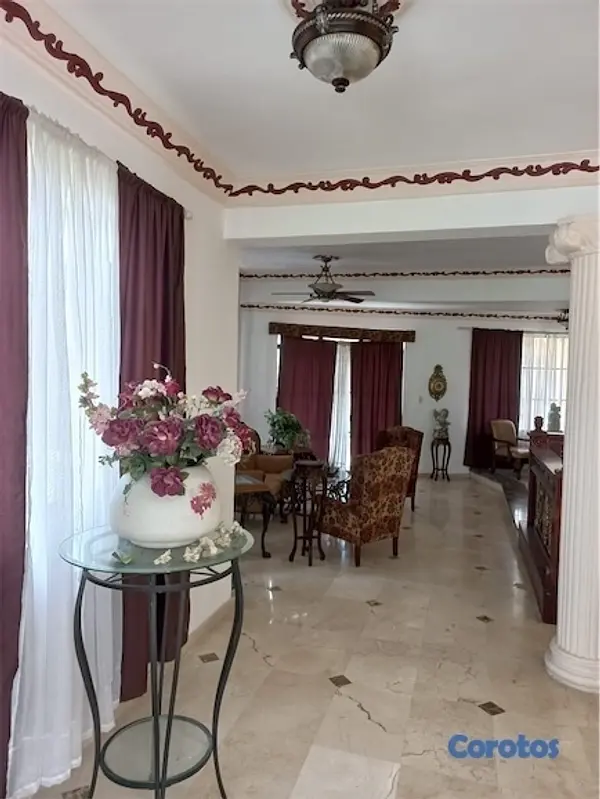 casas - Venta de casa con 600mts en vista hermosa Santo Domingo este 6