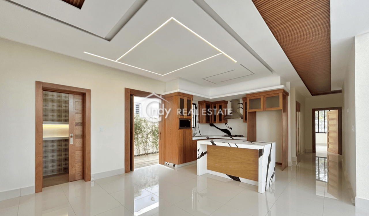 casas - Casa Nueva 190 M2 y 424 M2 de Solar, Res. Cerrado 5