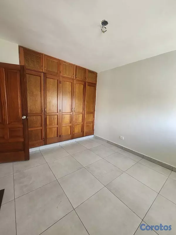 apartamentos - vendo independencia klm 9 piso 4 tres habitaciones 2.5 baños dos parqueos balcón 9