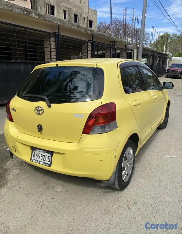 carros - Toyota Vitz 2010 7