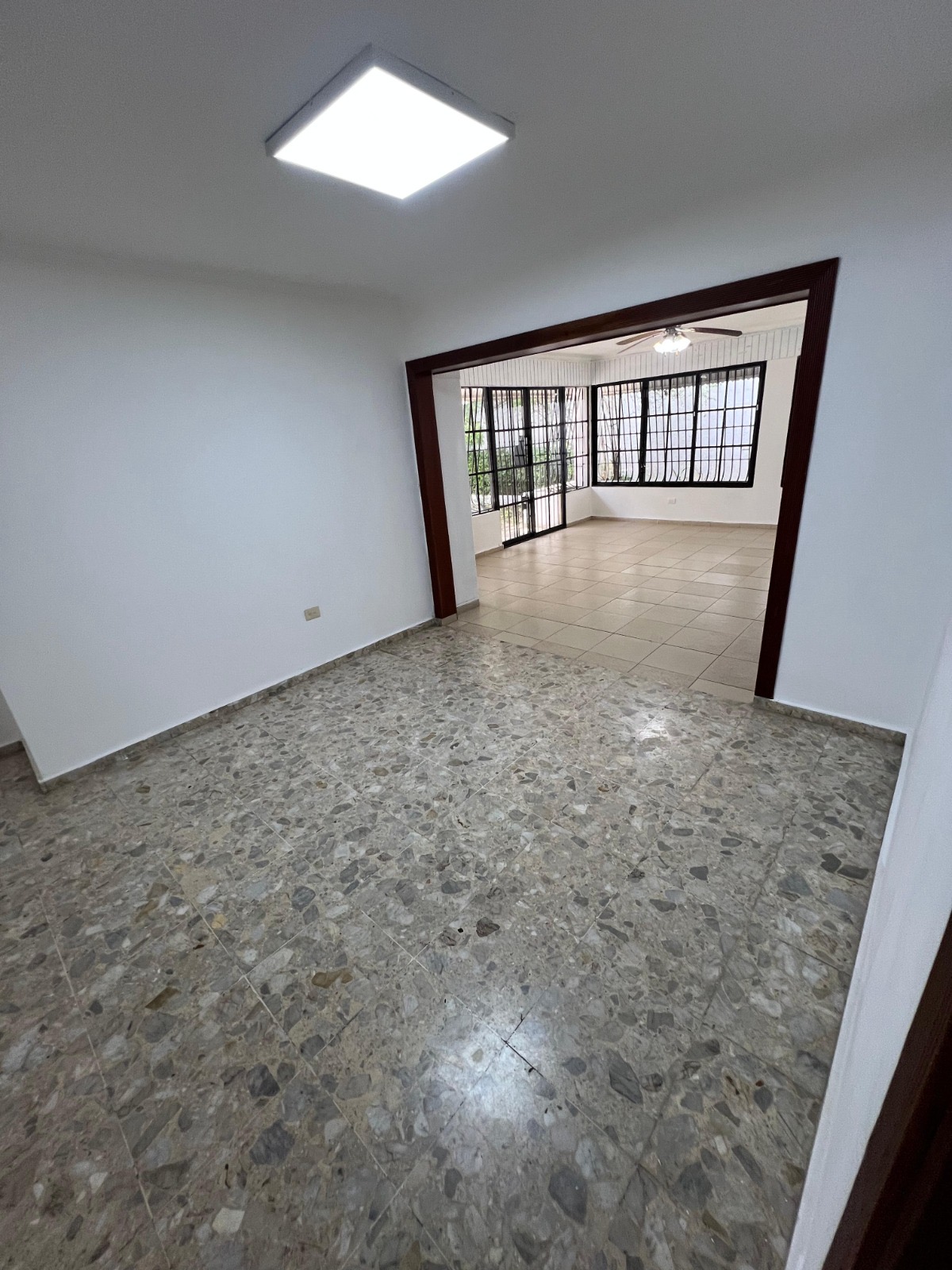 casas - Casa con fines comerciales en El Millón ubicada a  0