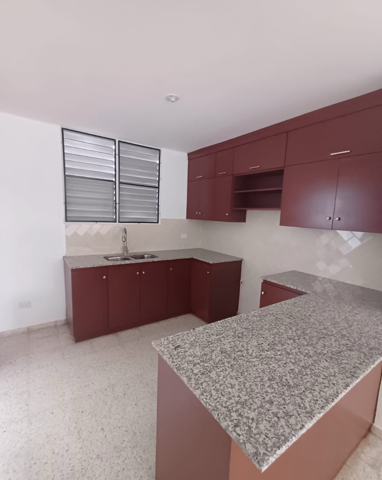 apartamentos - hermoso apartamento en buena zona en piatini  1