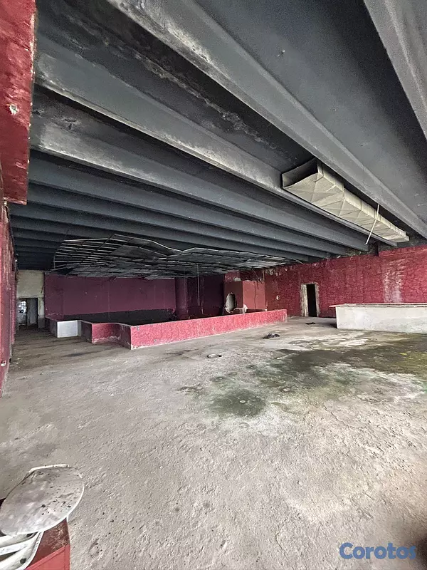 oficinas y locales comerciales - Venta de Edificio en el malecón  3