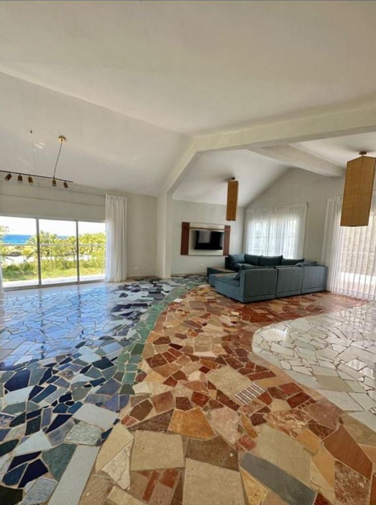 casas vacacionales y villas - Exclusiva Villa 3 Niveles AMUEBLADA en Playa Caribe, JUAN DOLIO  1