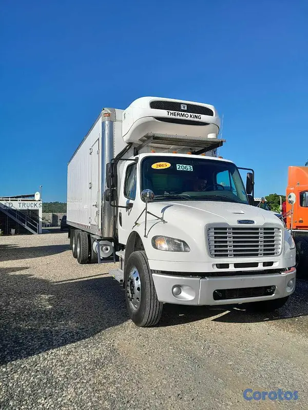 camiones y vehiculos pesados - FREIGHTLINER M2 106 AÑO 2015 1