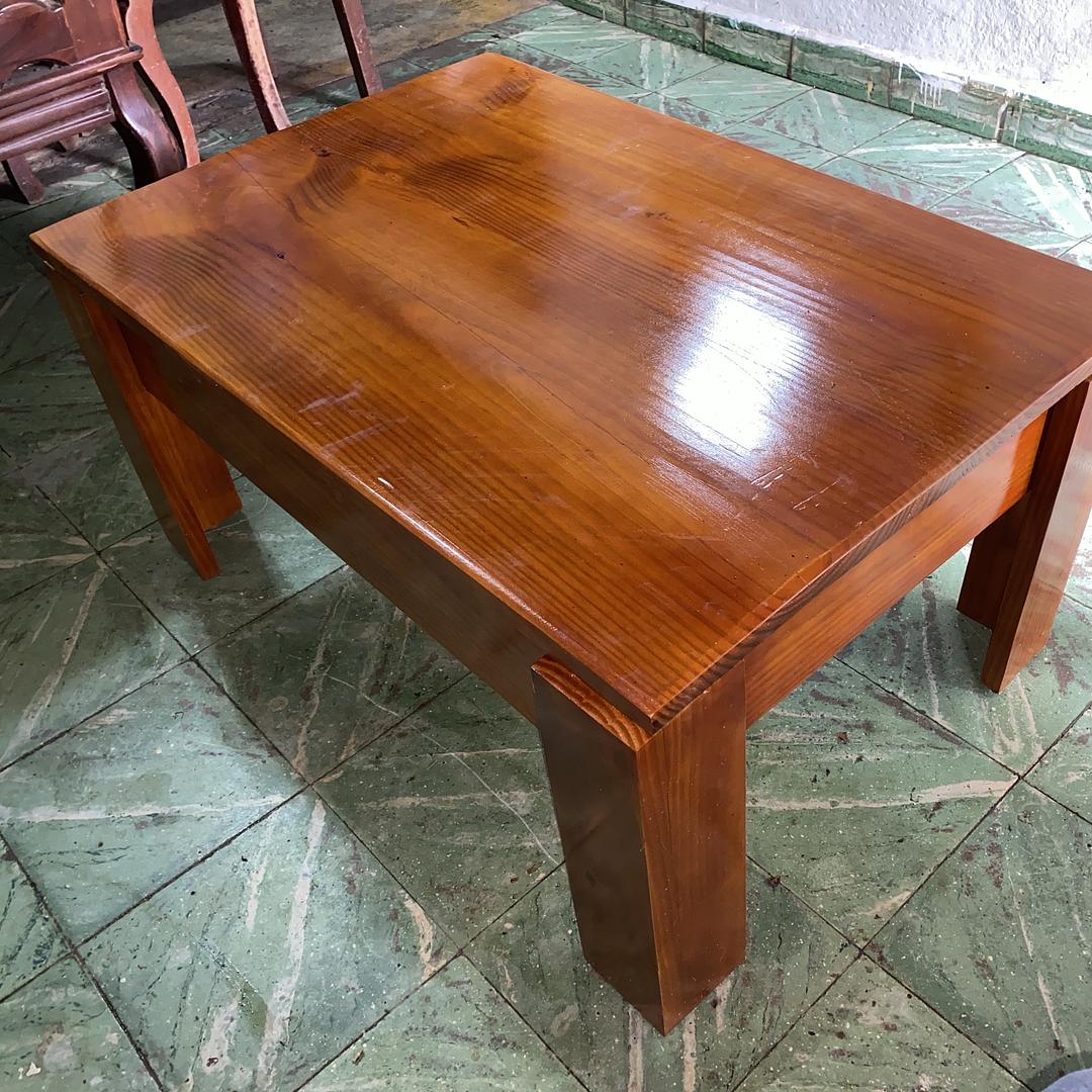 muebles y colchones - mesa de centro con bar oculto 
