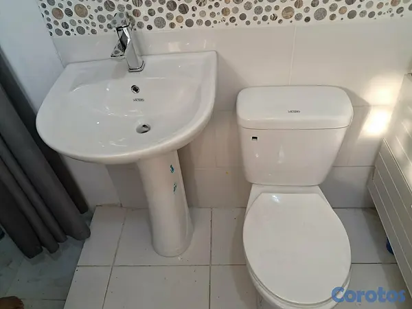 decoración y accesorios - Combos inodoro y lavamanos nuevo  incluye  llave $ 4