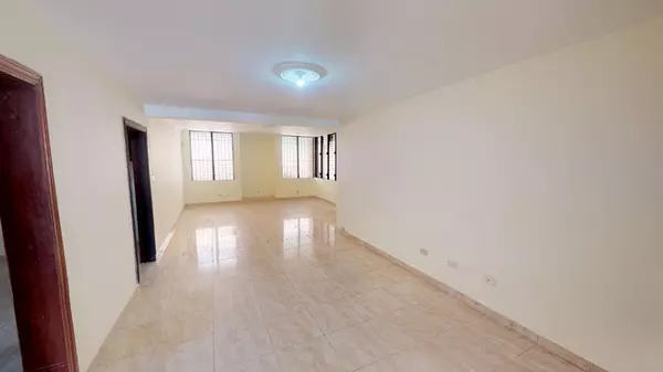 casas - Propiedad céntrica y comercial  5