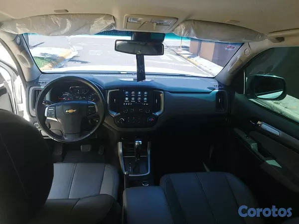 jeepetas y camionetas - chevolet colorado 2022 2