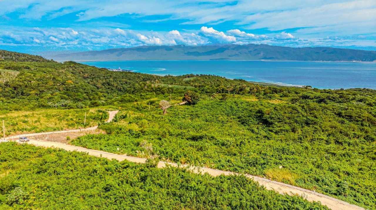 solares y terrenos - Venta de terrenos con títulos al día en Barahona 3