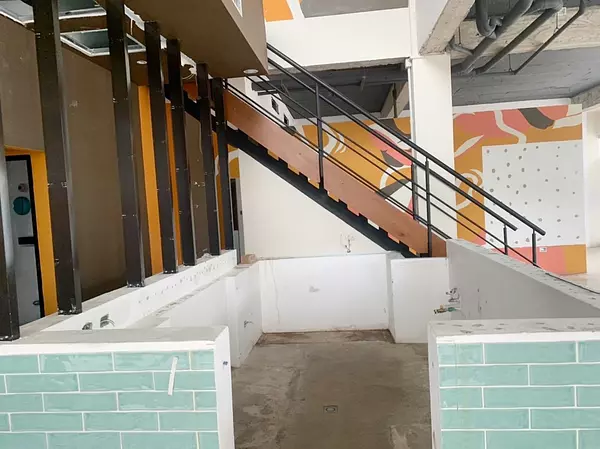 oficinas y locales comerciales - Local esquinero en Bella vista  8