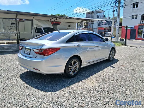 carros - hiunday y20 2015 3