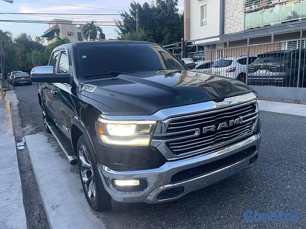 jeepetas y camionetas - vendo RAM 1500 LARAMIE 2