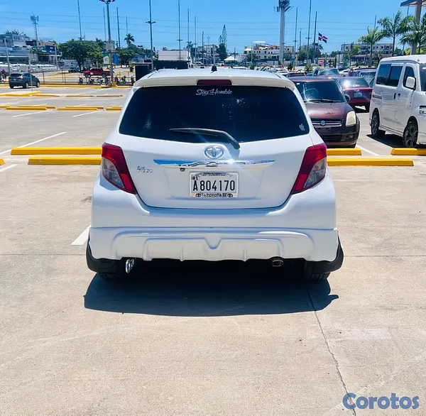 carros - Toyota vitz 2013  el mas nuevo. 4